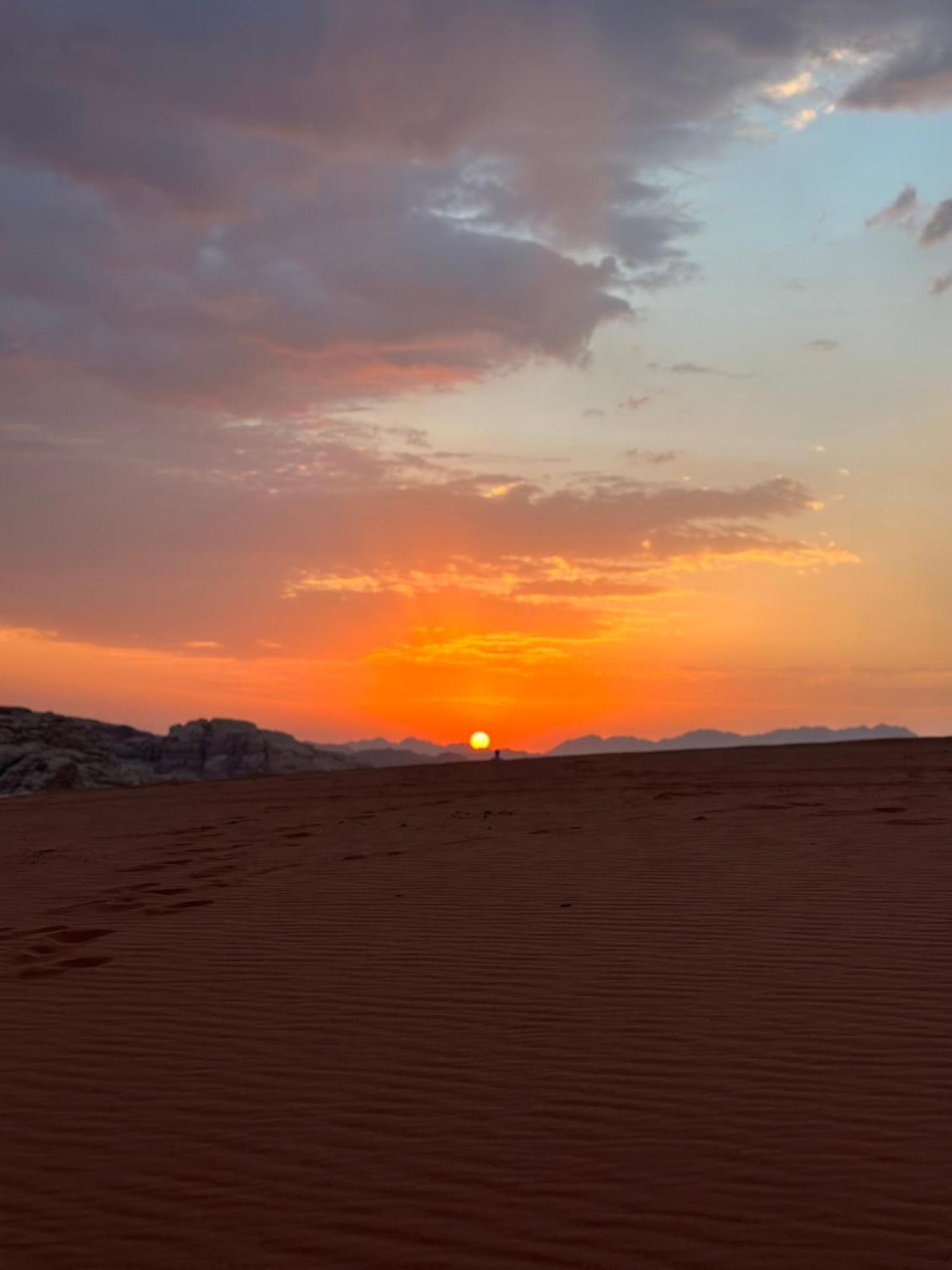 Отель Bedouin Cave Wadi Rum Campsite Экстерьер фото