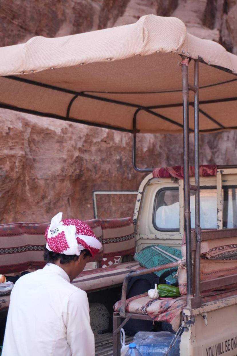 Отель Bedouin Cave Wadi Rum Campsite Экстерьер фото