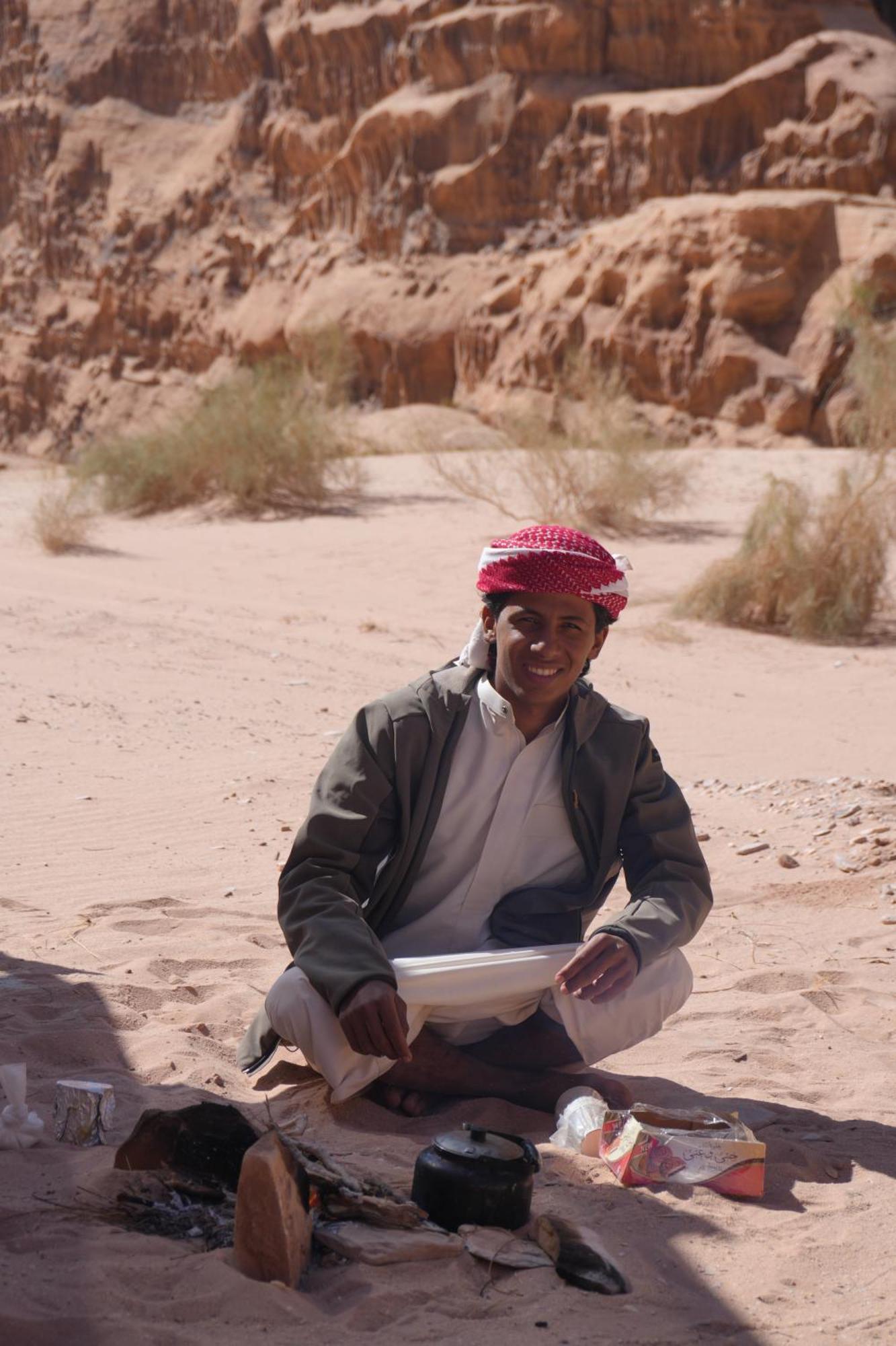 Отель Bedouin Cave Wadi Rum Campsite Экстерьер фото